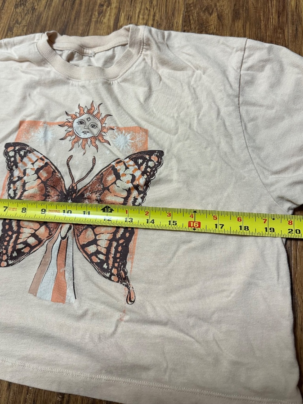 Women's Graphic Butterfly Sun Crop Top Light Beige Size Large - Picture 8 of 10